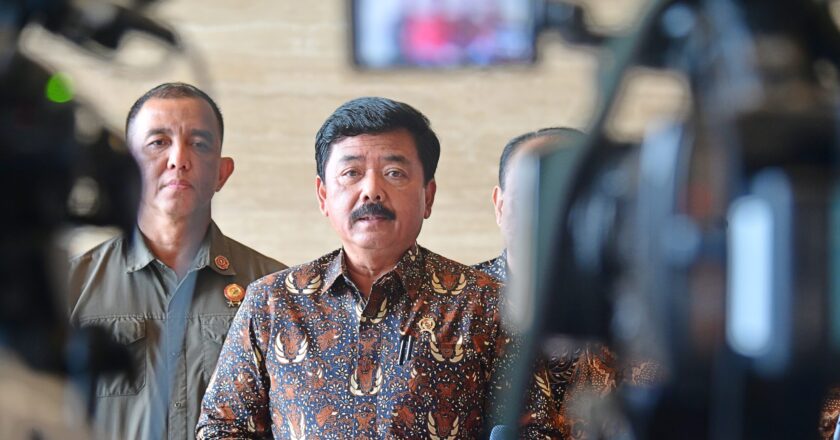 Menko Polhukam Hadi Tjahjanto Umumkan Penerima Tanda Jasa dan Kehormatan Jelang HUT Ke-79 RI