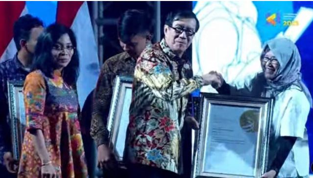 Menkumham RI Menobatkan Kekayaan Intelektual Kepada Perempuan Indonesia
