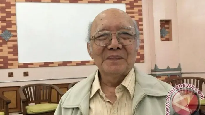 Selamat Jalan, Atmakusumah Astraatmadja: Tokoh Pers Indonesia yang Menginspirasi”