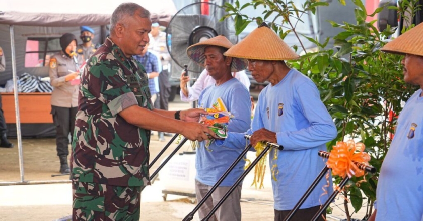 Pangdam VI/Mulawarman Hadiri Penanaman Jagung Serentak 1 Juta Hektar di Kalimantan Timur