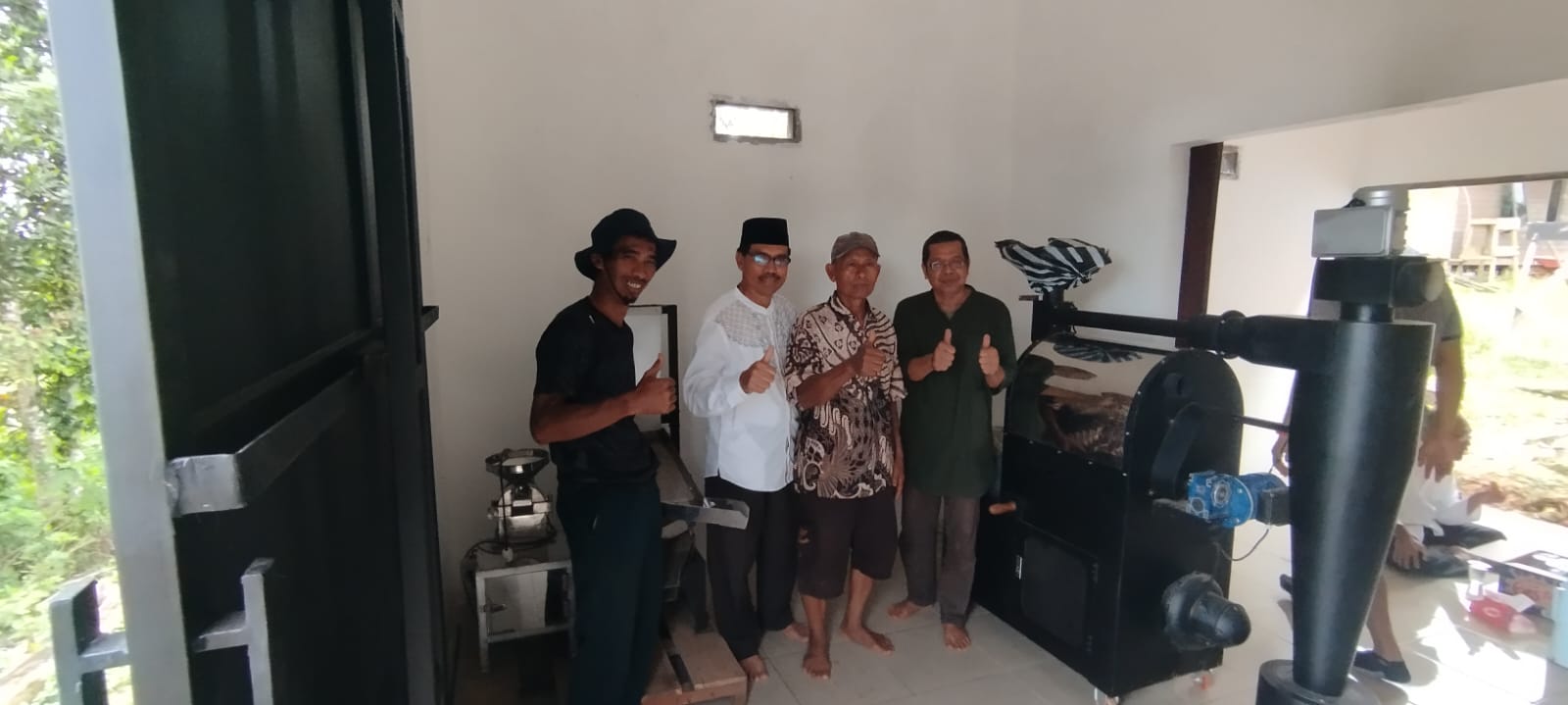 Pemkab Kutai Kartanegara Serahkan Mesin Pengolahan Kopi untuk Hilirisasi di Desa Jonggon Jaya