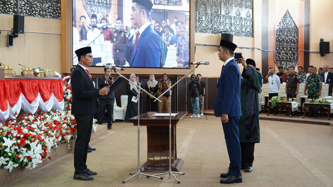 Anggota DPRD PAW Partai Gerindra Hendra Resmi Dilantik, Menggantikan M. Alif Turiadi.