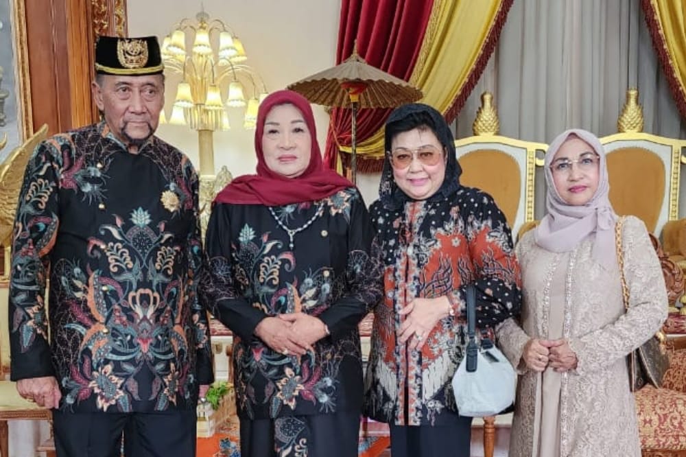 Ermy Kullit di HUT Sultan