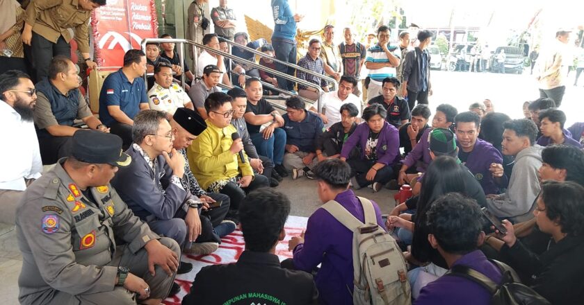 Mahasiswa Unikarta Serbu Kantor Bupati, Tuntut Transparansi Beasiswa Kukar Idaman