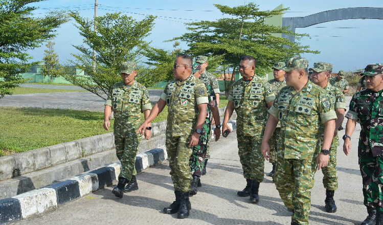 TNI AD Perkuat Pendidikan Prajurit, Wakasad Tinjau Puslatpur Amborawang