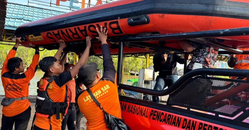Nelayan Muara Badak Hilang Terseret Arus Saat Kejar Perahu, Tim SAR Lakukan Pencarian