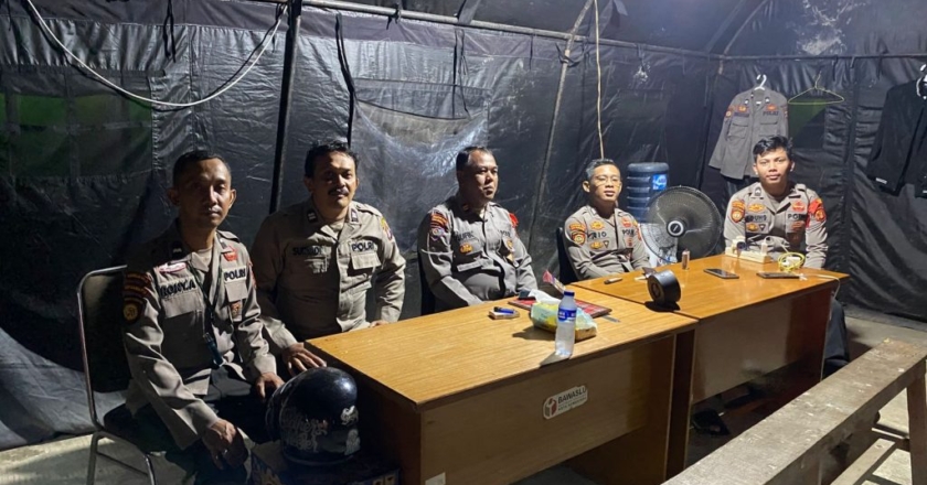 Polresta Samarinda Polda Kaltim, Polresta Samarinda Lakukan Pengamanan dan Patroli Satgas OMB di Kantor KPU, Gudang Logistik KPU dan Bawaslu kota Samarinda.