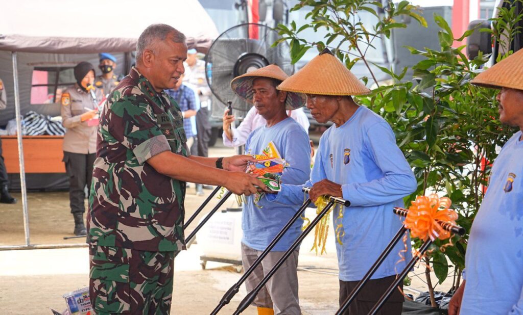 Pangdam VI/Mulawarman Hadiri Penanaman Jagung Serentak 1 Juta Hektar di Kalimantan Timur