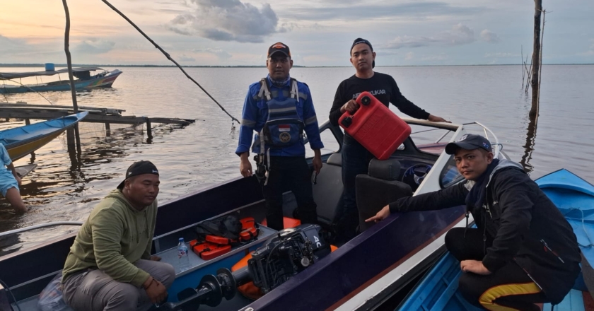 Dua Pria Samarinda Terekam CCTV Saat Curi Longboat di Anggana