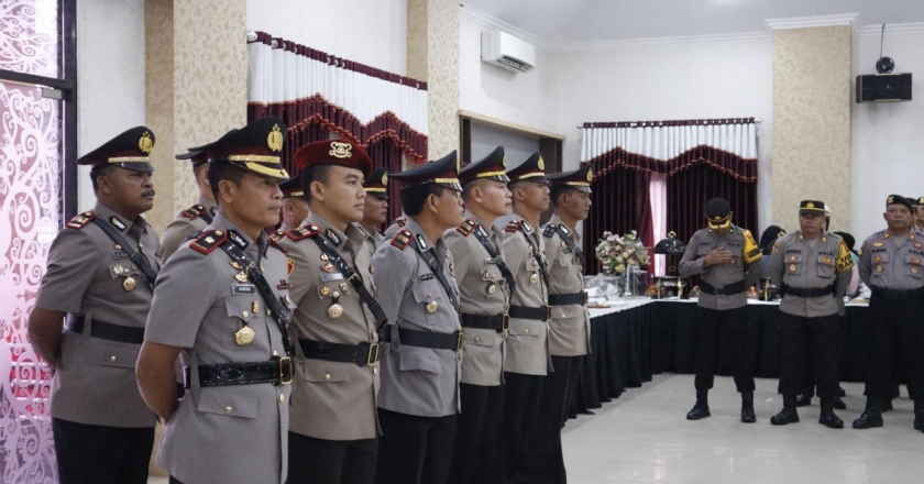 KAPOLRES KUTAI TIMUR : Pimpin Serah Terima Jabatan (Sertijab) di lingkungan Polres