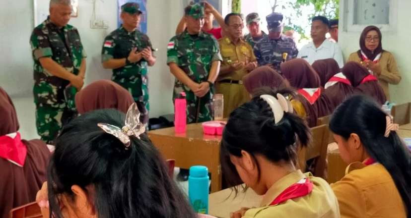 Pangdam VI/Mulawarman Tinjau Program Makan Bergizi Gratis di Nunukan, Motivasi Siswa dan Pihak Sekolah