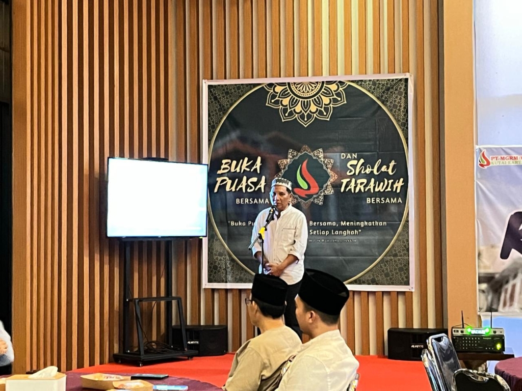 Asisten II Bidang Ekonomi dan Pembangunan Setkab Kukar, Ahyani Fadianur Diani saat Memberikan Sambutan