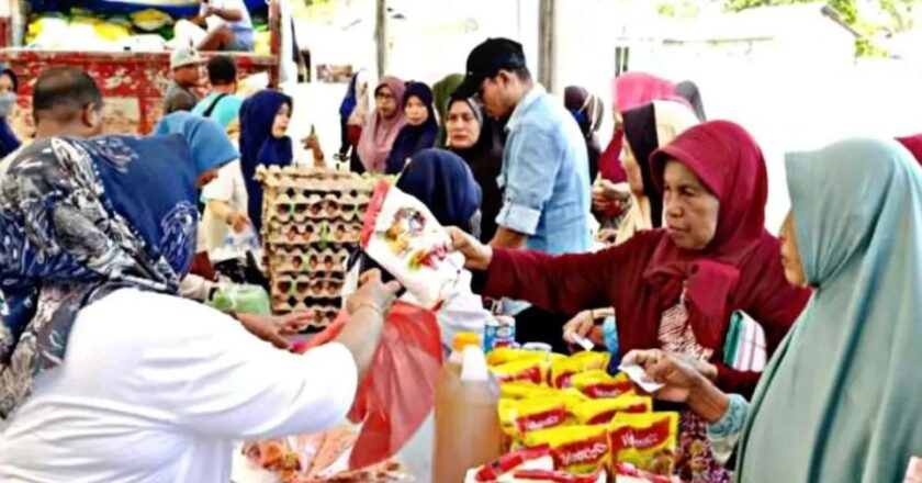 Harga Sembako Naik, Pasar Murah Diserbu Warga Kukar