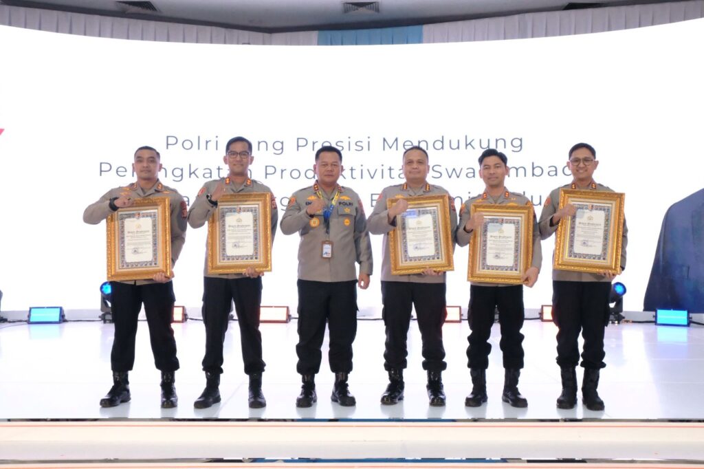 Polres Kutai Timur Terima Penghargaan Pelayanan Prima dan Zona Integritas dari Kapolri