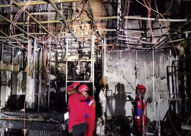 Kebakaran di Big Mall Samarinda, Satu Stand Pakaian Hangus Terbakar