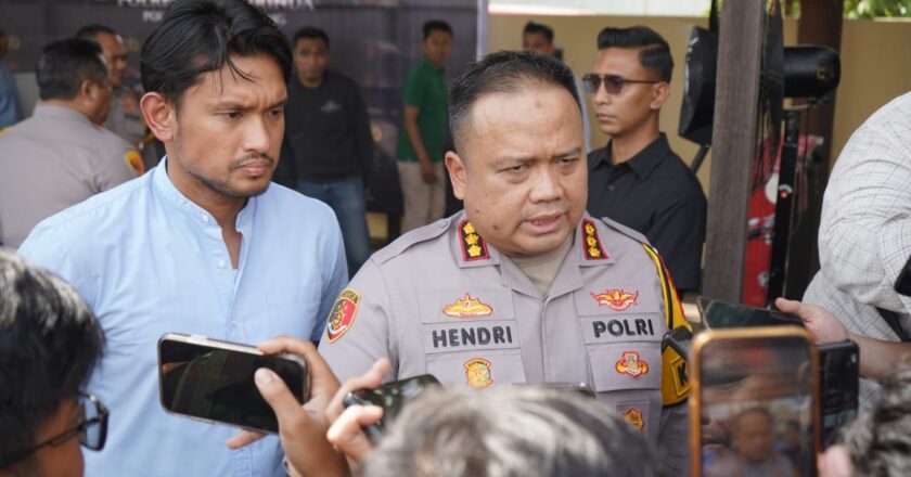 Ojol Dipukul dan Diancam Sajam, Polisi Tangkap Jukir dan Buru Pelaku Lain
