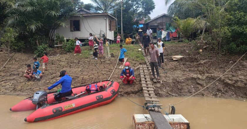 Pemuda Asal Lamongan Hilang di Sungai Kenohan, Damkar Kukar Terus Lakukan Pencarian