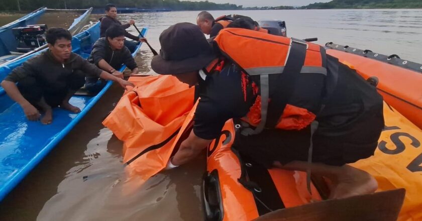 Drama Pencarian Usai, Dua Warga Embalut Ditemukan Meninggal di Sungai Mahakam