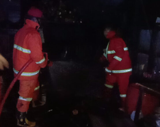 Damkar Matan Kukar Tiba dalam 5 Menit, Kobaran Api di Loa Tebu Takluk