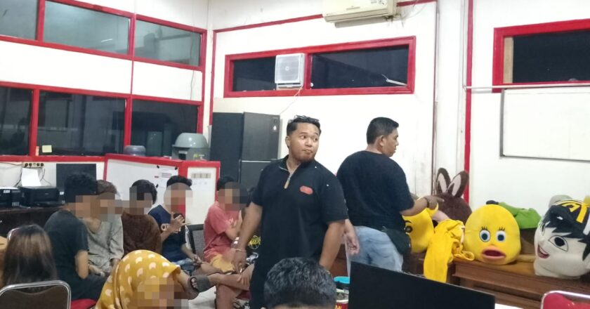 Lindungi Anak dari Eksploitasi, Satpol PP dan DP3A Kukar Gelar Penertiban Badut Serentak
