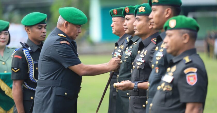 Kodam VI/Mulawarman Gelar Sertijab, Pangdam Tegaskan Pentingnya Soliditas dan Profesionalisme