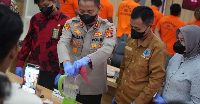 Polres Kutim Gulung Sindikat Narkoba, 28 Kasus Terbongkar dan 400 Gram Sabu Dimusnahkan