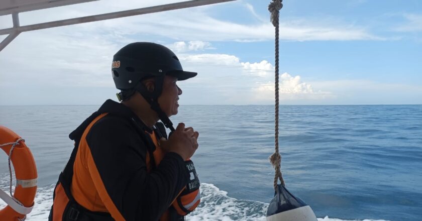 Delapan Awak KM Fadil Jaya 12 Belum Ditemukan, Tim SAR Hadapi Cuaca Buruk di Perairan Muara Pantuan