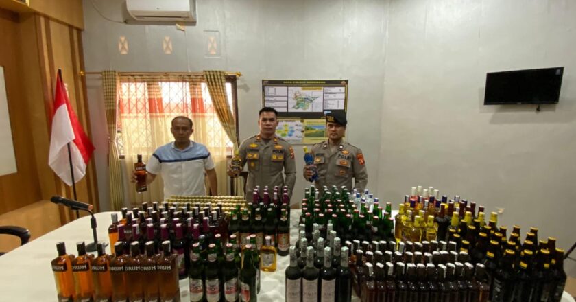 Polsek Kongbeng Sita Ratusan Botol Miras Ilegal dalam Operasi Cipkon di Jalur Poros Kongbeng–Berau