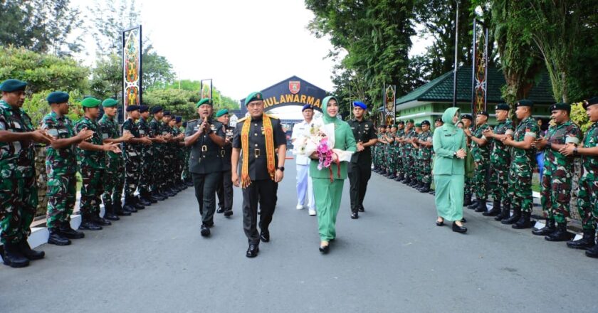 Kasdam VI/Mulawarman Resmi Berganti, Pangdam Tekankan Loyalitas dan Profesionalisme