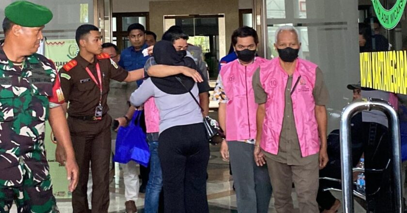 Empat Tersangka Kasus Korupsi Factory Sharing UKM Jonggon Jaya Resmi Ditahan Kejari Kukar