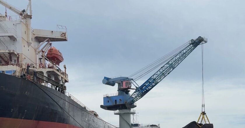 AMI Pastikan Operasi Bongkar Muat Legal, Aparat Diminta Tindak Tegas Oknum Pengganggu di Teluk Adang